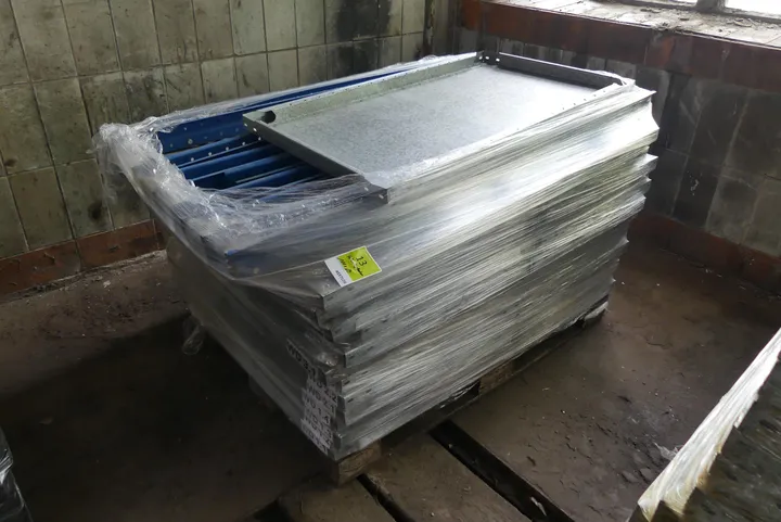 Posten Regalböden Maße in cm ca. 100 x 60
